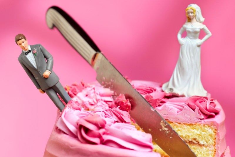 90s-heartthrob-claims-his-6th-wife-is-dodging-divorce-proceeding