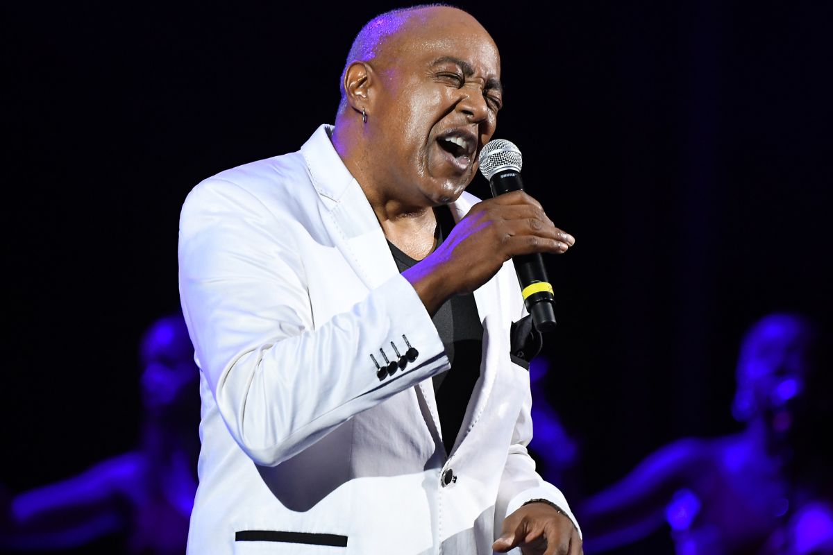 aladdin-and-beauty-and-the-beast-legend-dies-after-stroke-peabo-bryson-was-75