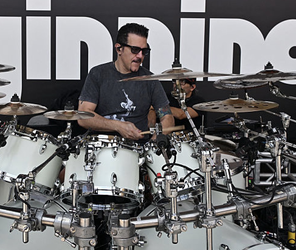 iconic-metal-band-to-replace-injured-member