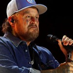 jelly-roll-breaks-silence-on-divorce-in-front-of-thousands-of-fans-at-concert