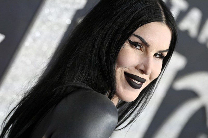kat-von-d-accused-of-burning-down-house