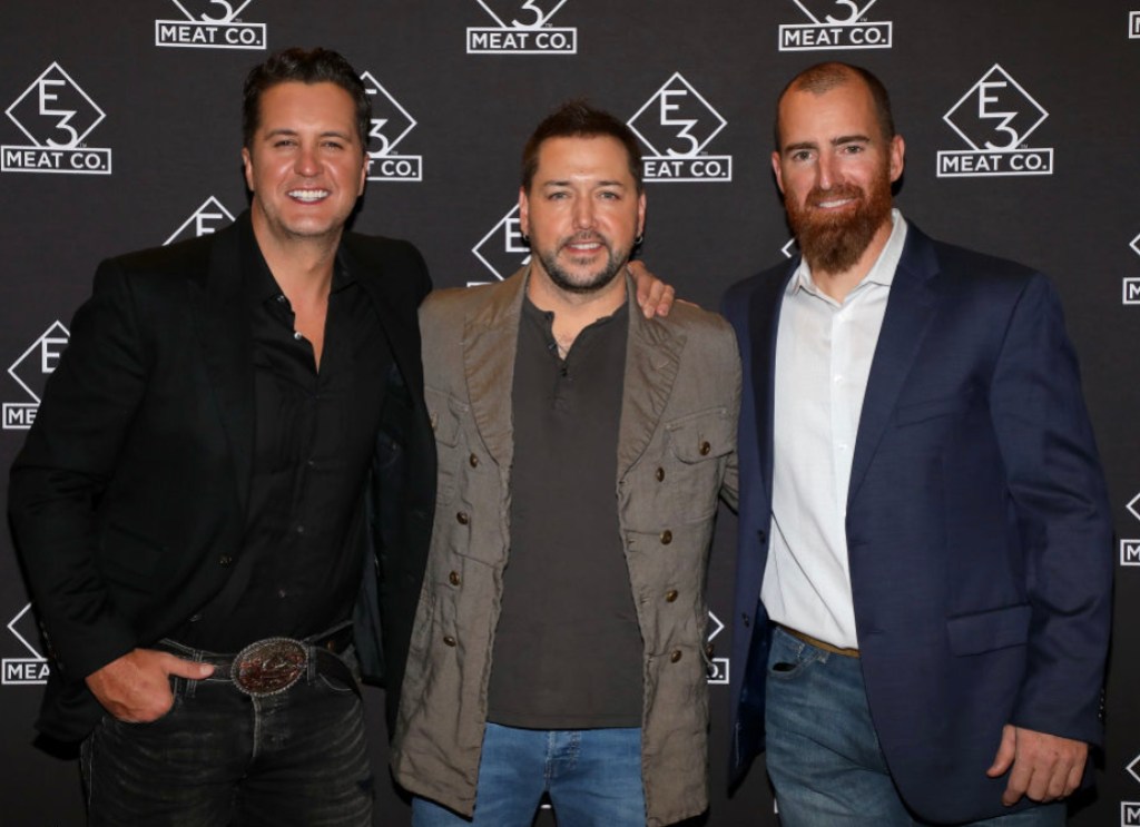 uke-bryan-and-jason-aldean-are-being-taken-to-court-heres-why