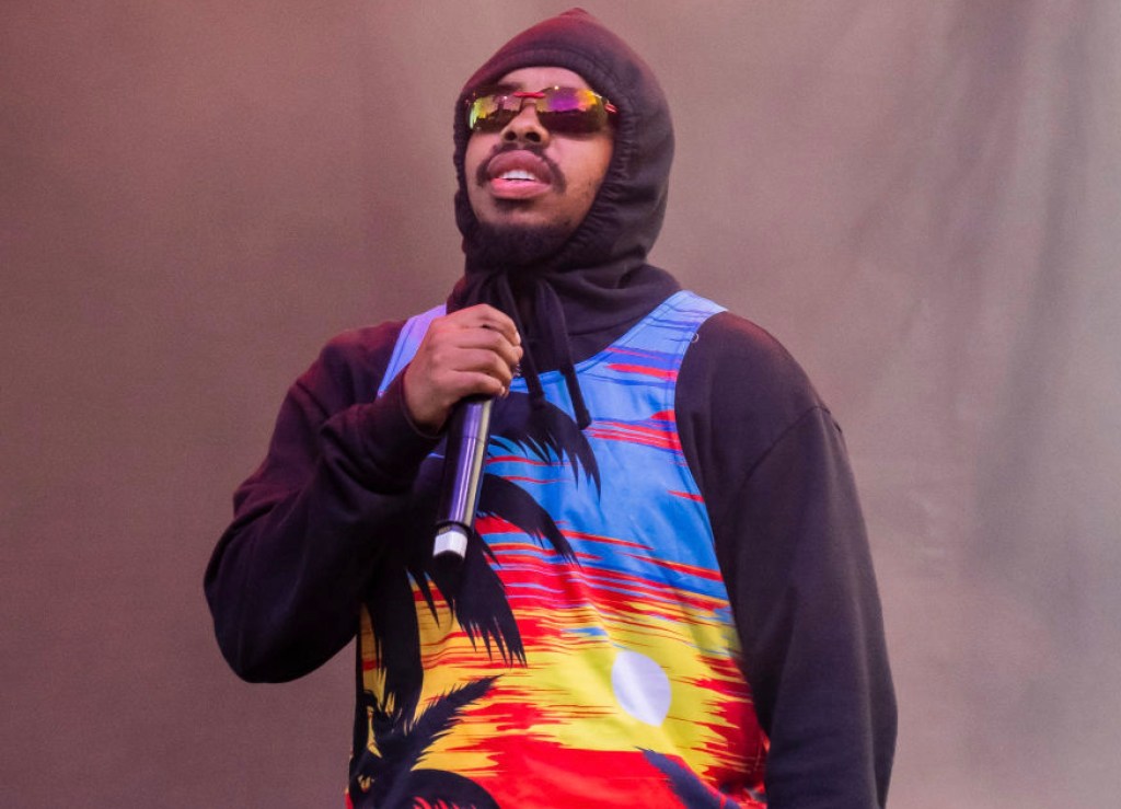 rapper-postpones-all-his-concerts-after-suffering-injury