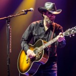 raunchy-country-singer-to-retire-sets-farewell-tour