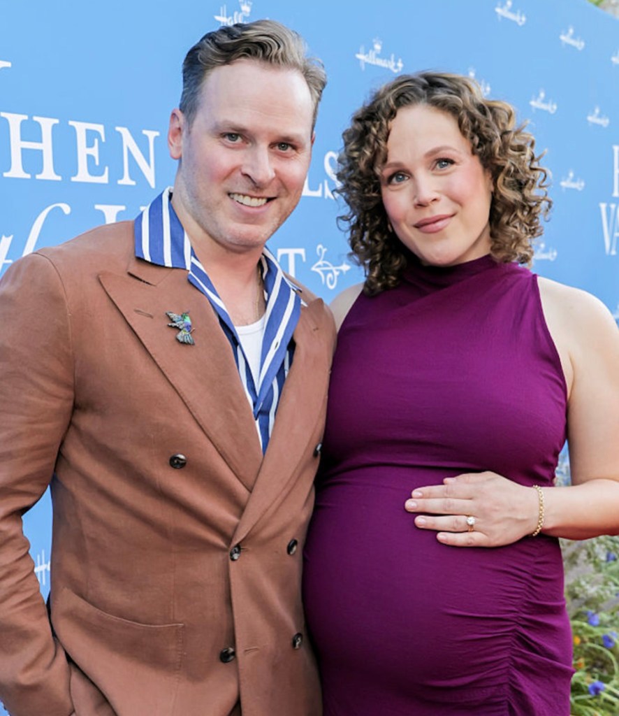 real-life-when-calls-the-heart-couple-welcomes-baby