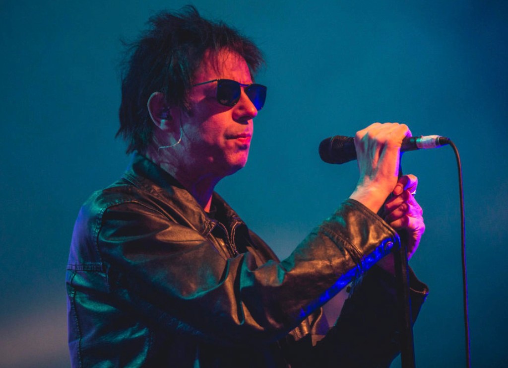 rock-legend-injured-in-car-accident-concert-rescheduled