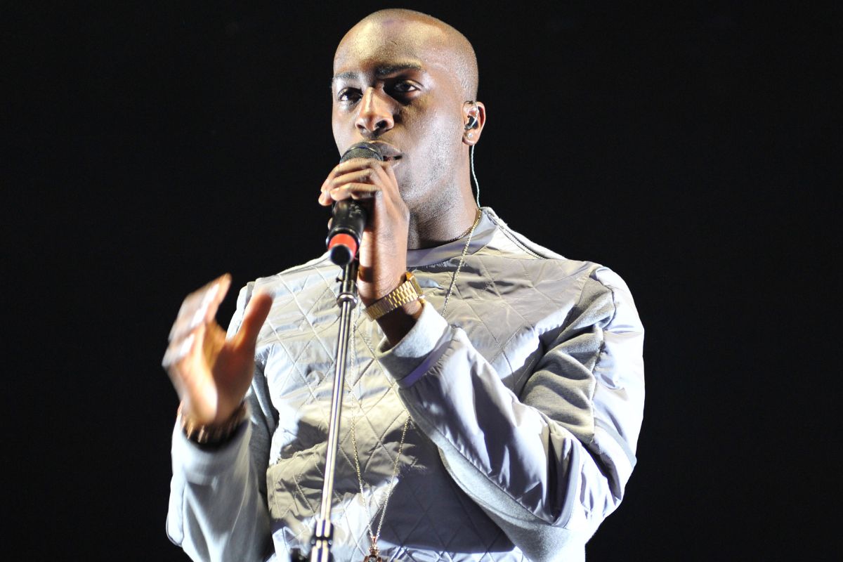 singer-found-stabbed-to-death-in-garden-talay-riley-was-35