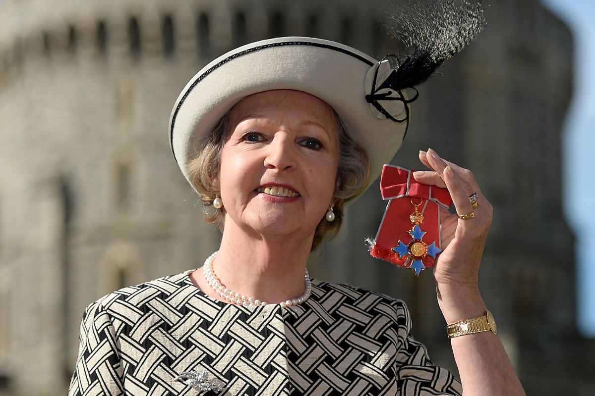 sitcom-star-dies-of-cancer-at-age-86-rip-to-penelope-keith