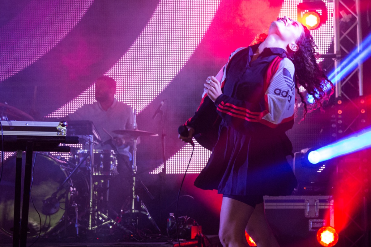 tough-decision-pop-star-decides-to-cancel-tour-dates