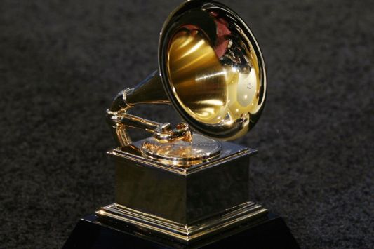 6-time-grammy-winner-suddenly-cancels-concert-postpones-several-more