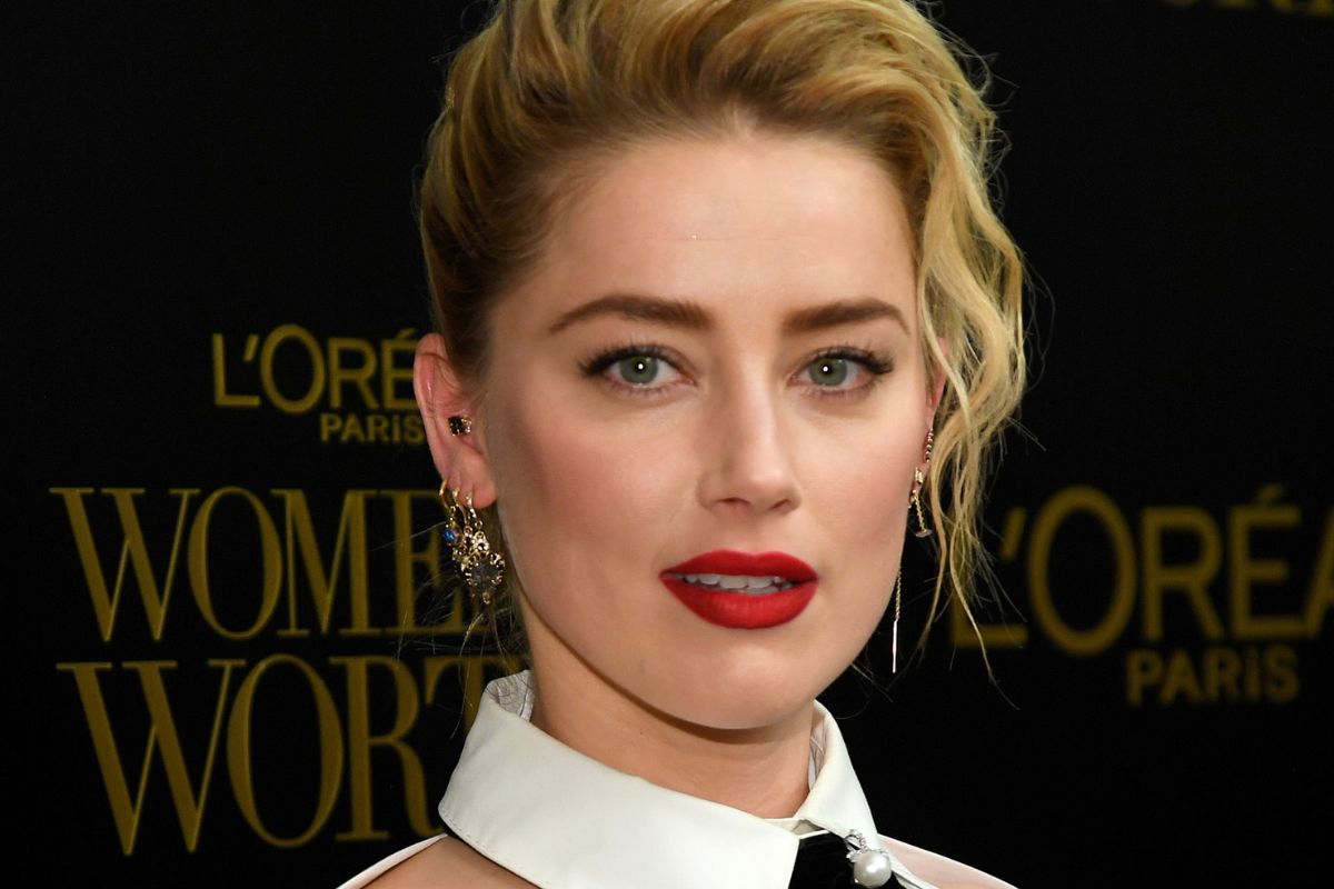 Actress Confesses to Dating Amber Heard Amid ‘Aquaman’ Star’s Divorce From Johnny Depp