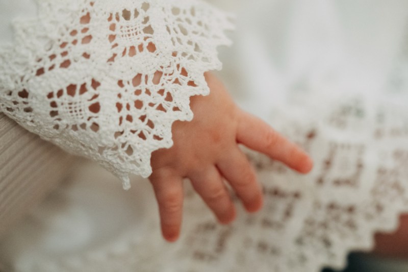 celebrity-welcomes-baby-girl-who-will-be-an-heir-to-a-successful-business-empire