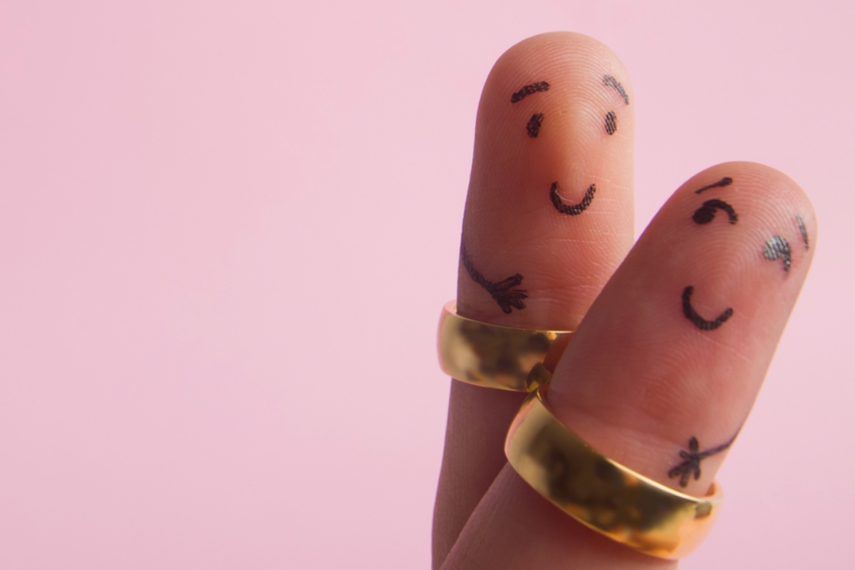 comedy-couple-reveals-engagement