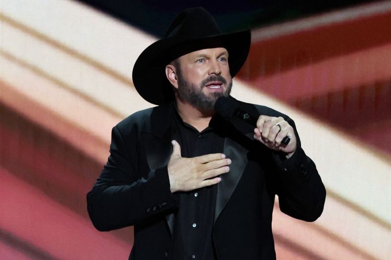 garth-brook-comeback-scandal