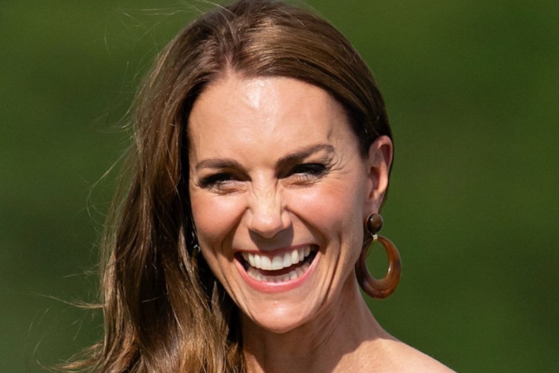 kate-middleton-stuns-in-bold-red-dress-at-wimbledon