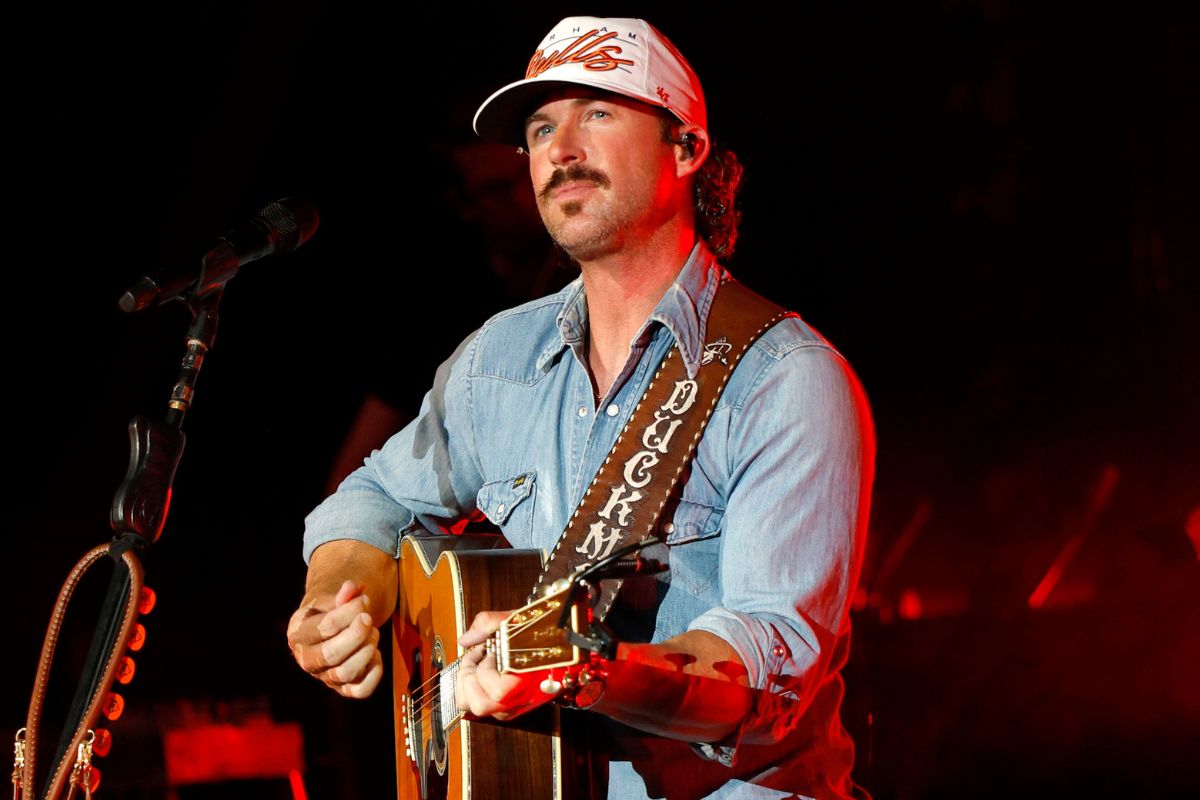 riley-green-left-in-disbelief-over-fights-breaking-out-during-his-concerts