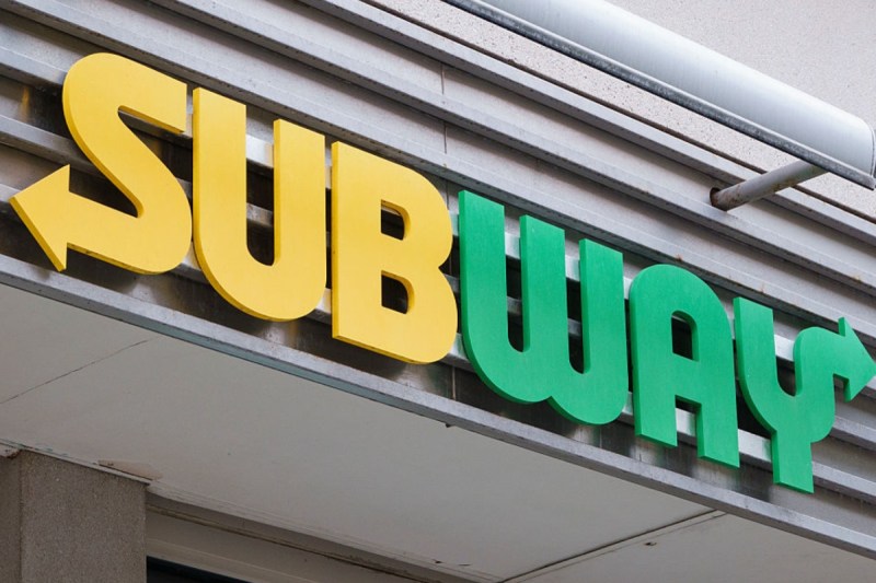subway-is-selling-hot-dogs-now