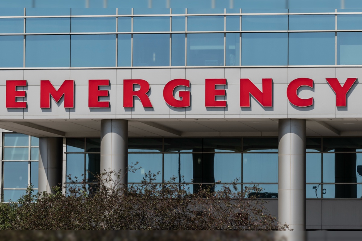 television-actor-rushed-to-er-after-on-set-injury