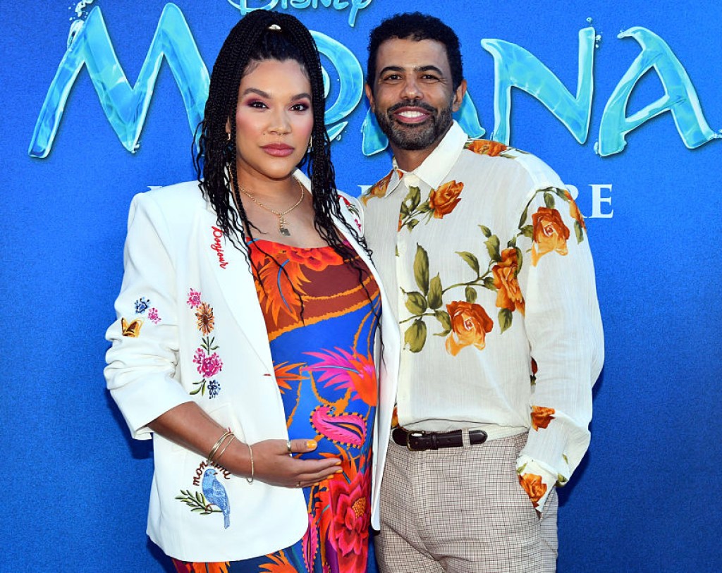 the-little-mermaid-actor-and-umbrella-academy-actress-expecting-baby-together