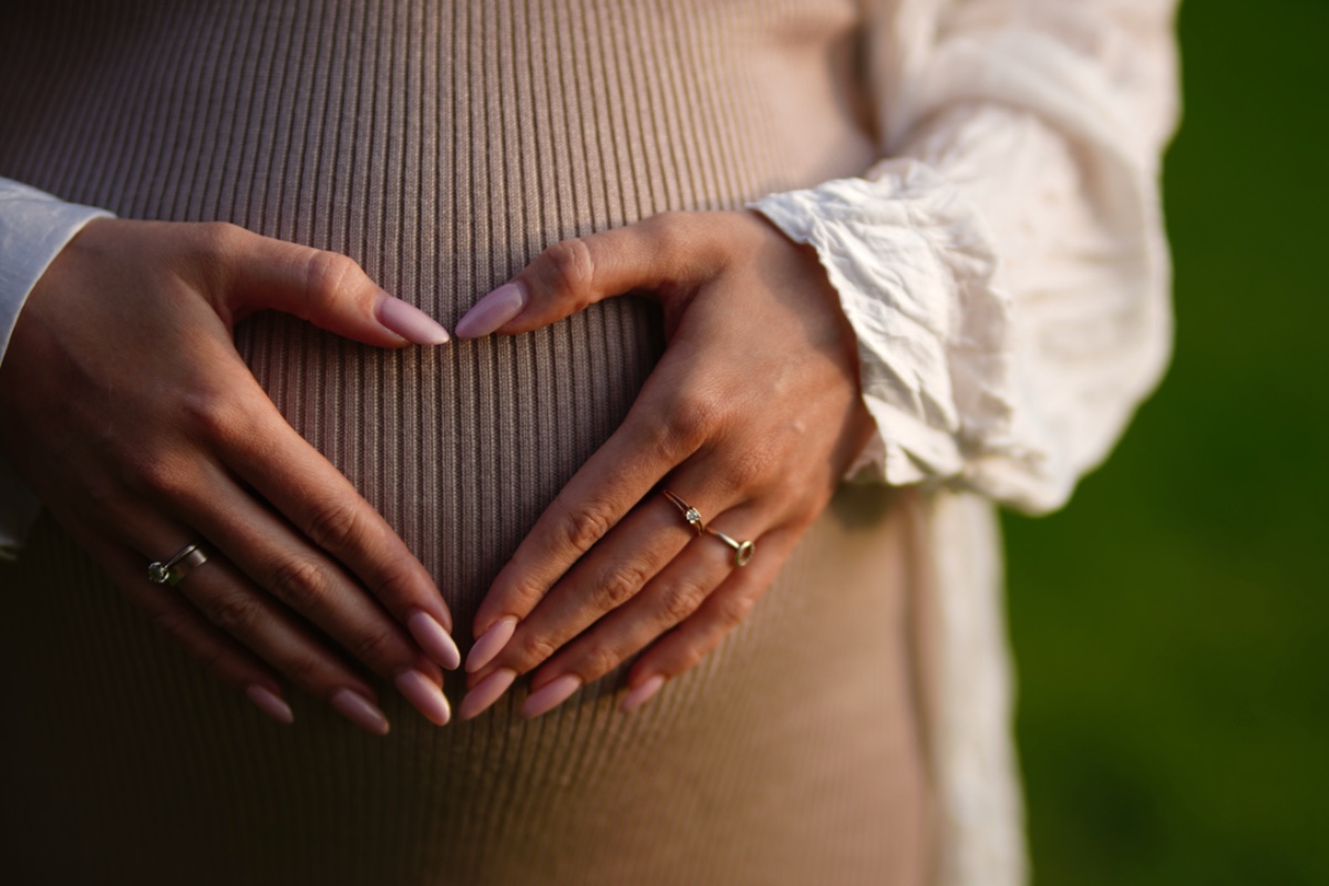 the-little-mermaid-actor-and-umbrella-academy-actress-expecting-baby-together