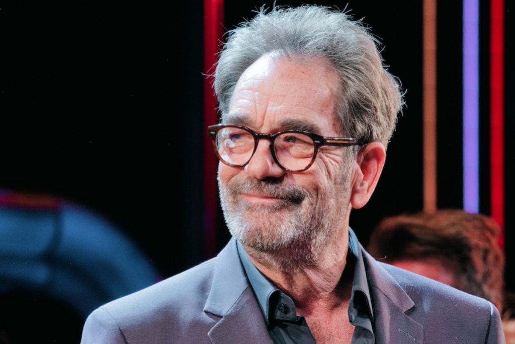 the-tragic-medical-condition-that-ended-huey-lewis-career