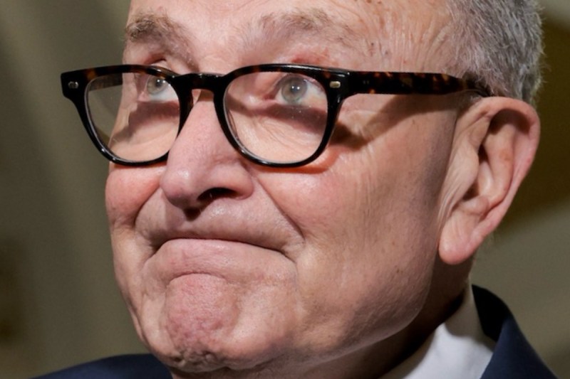 watch-fart-like-sound-heard-as-chuck-schumer-addresses-congress