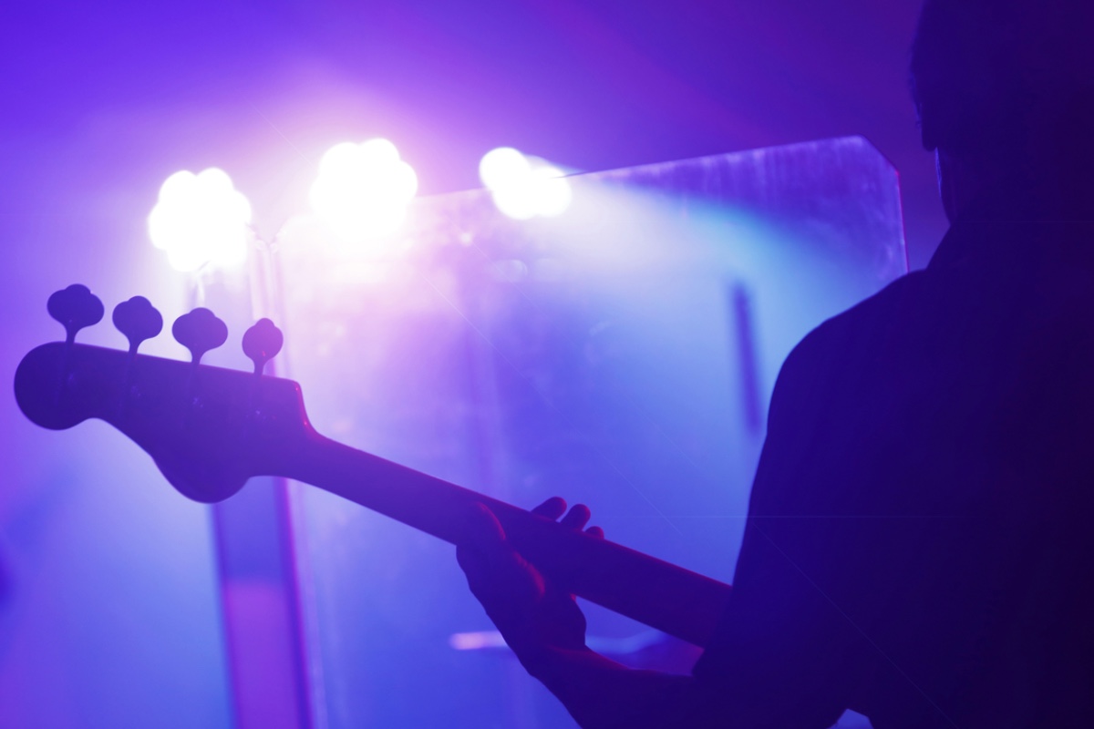 a-rock-musician-from-queen-has-died-rip-to-barry-mitchell