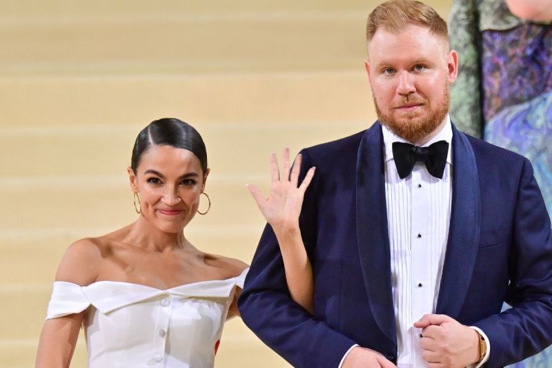 alexandria-ocasio-cortez-engagement