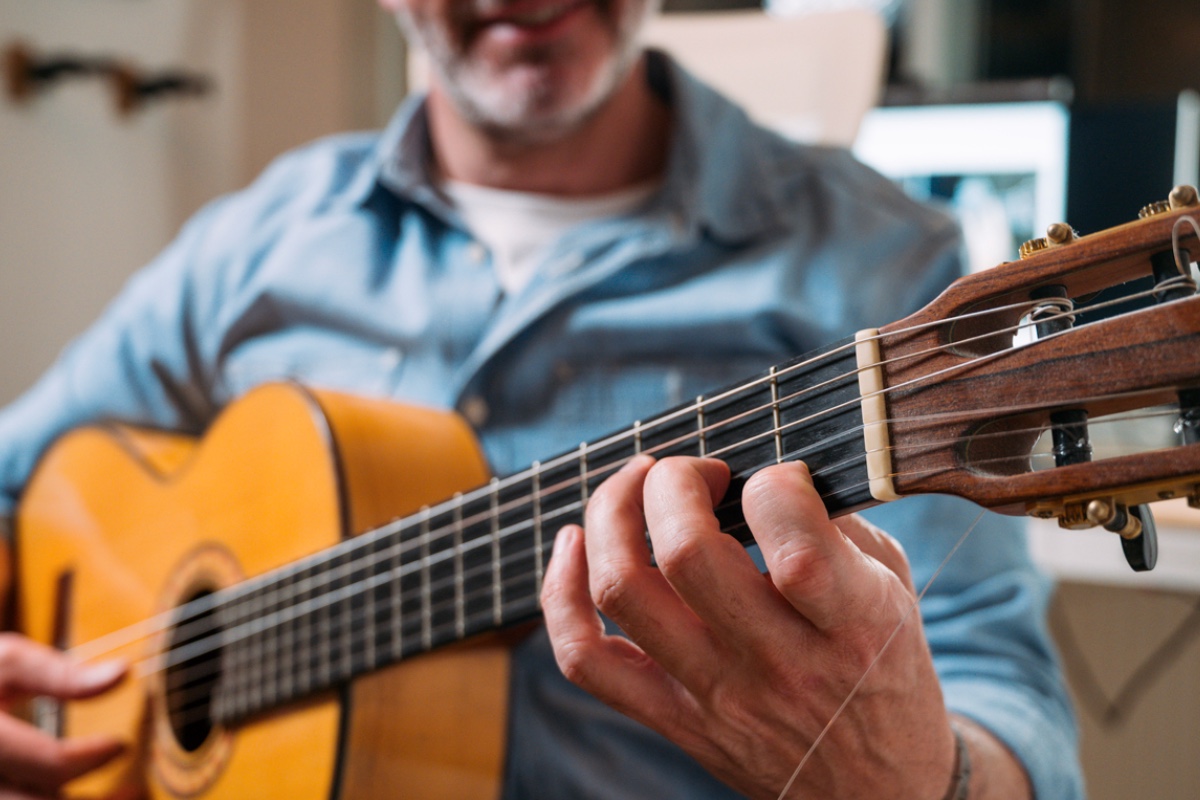 facebook-marketplace-seller-gets-incredible-thrill-when-celebrity-shows-up-to-buy-his-guitar