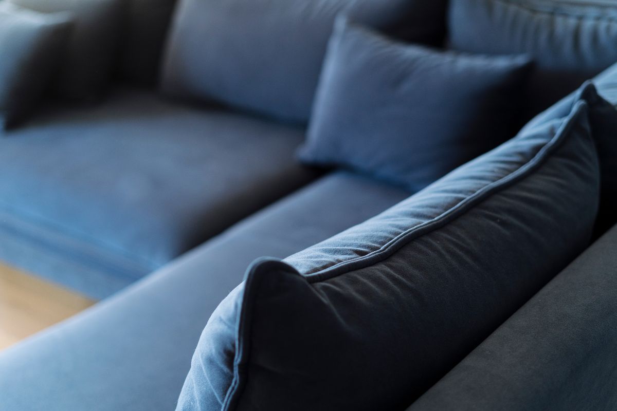furniture-brand-comedian-joke