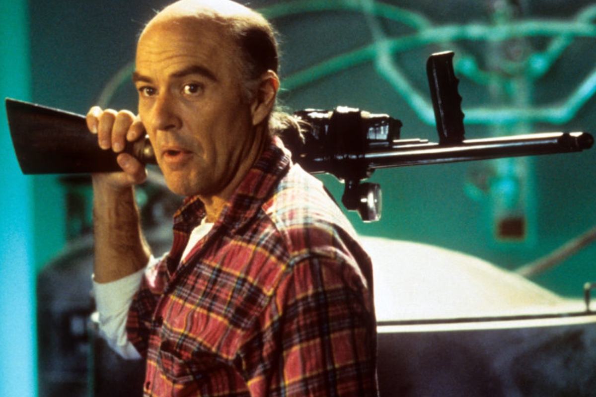 horror-legend-dies-at-80-rip-to-reggie-bannister