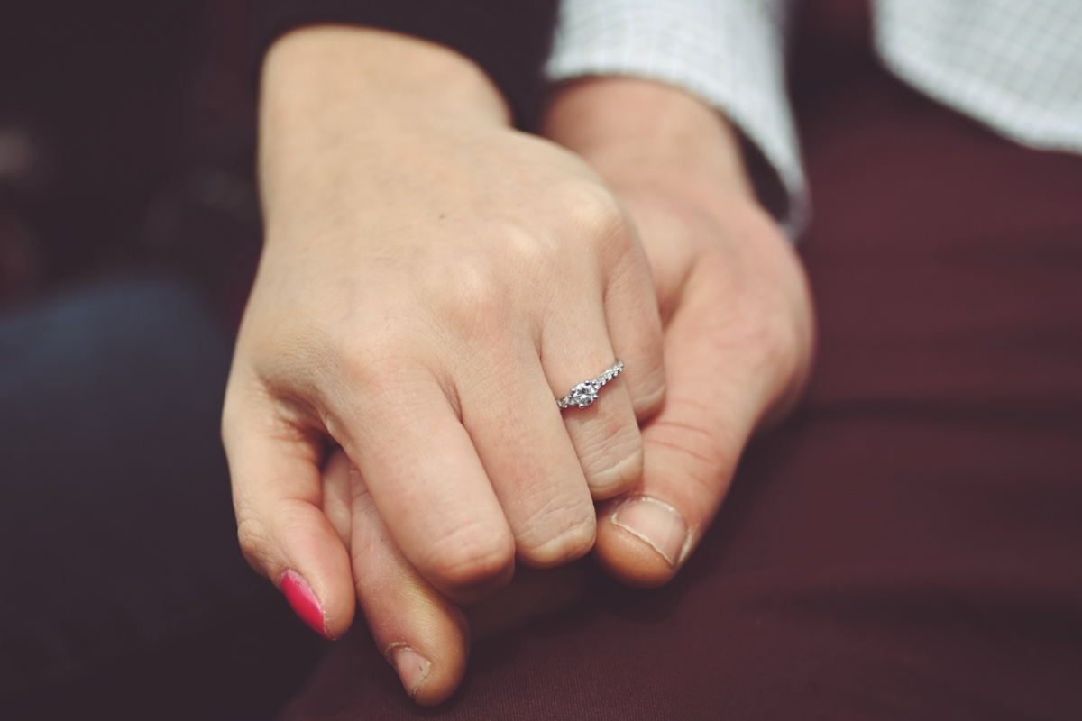 iconic-supermodel-reveals-engagement