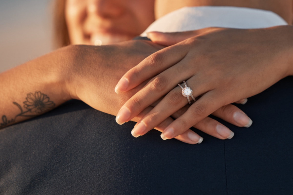 love-island-alum-reveals-engagement