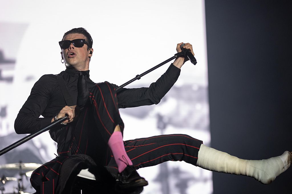 major-rockstar-reveals-major-leg-injury-but-vows-to-keep-his-tour-going