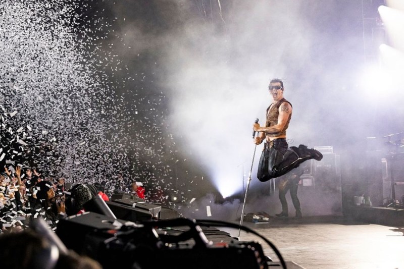major-rockstar-reveals-major-leg-injury-but-vows-to-keep-his-tour-going