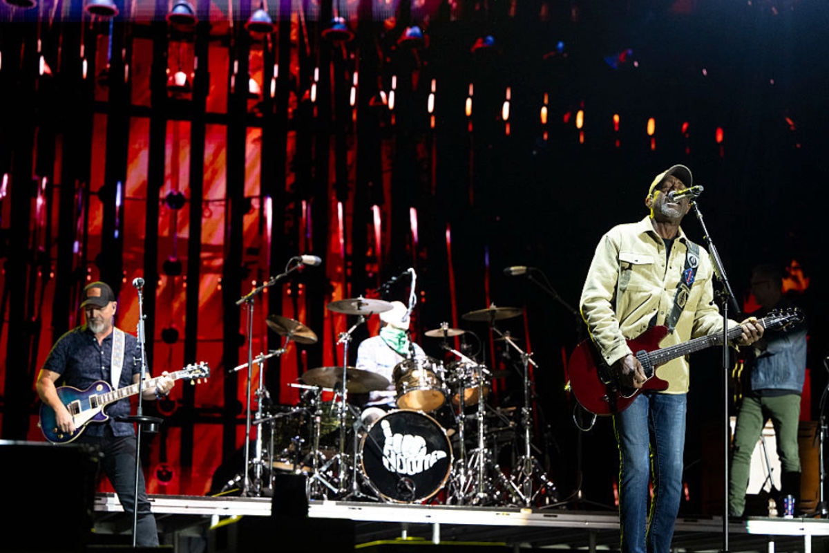 rock-country-legend-plans-to-retire-in-2-years