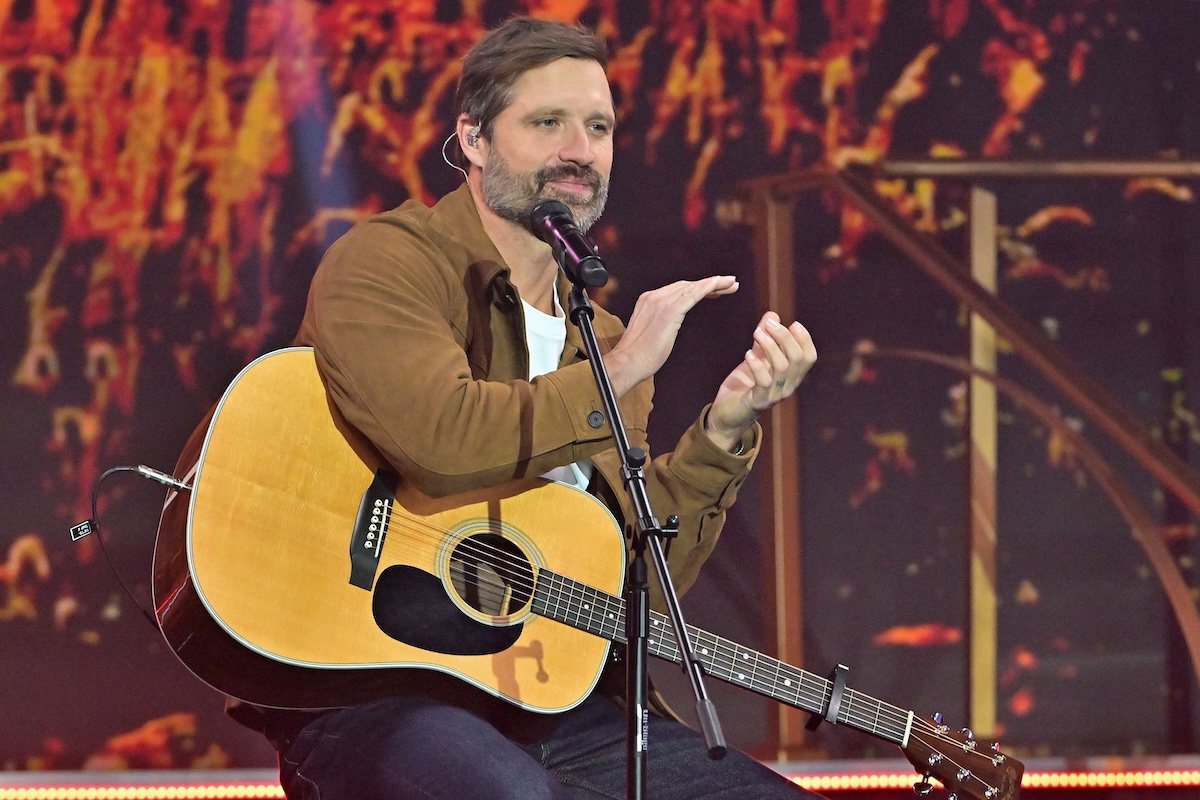 Why Walker Hayes ‘Can’t’ Eat Applebee’s Anymore