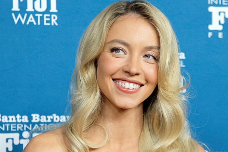 watch-sydney-sweeney-gears-up-for-29th-birthday-with-very-bold-baking-video