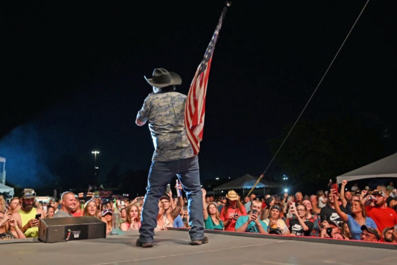 country-music-favorite-appears-on-camera-amidst-health-concerns-breaks-some-unfortunate-news-to-fans