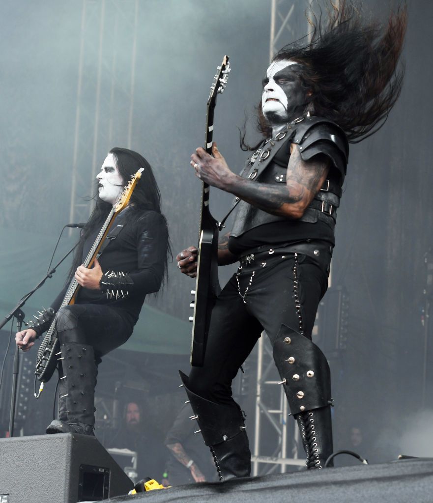 metal-frontman-abandons-festival-concert-after-2-minutes